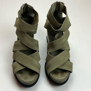 Sorel Womens Size 9 Joanie II Wedge Strap green Sandals Zip Back